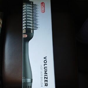 TYMO Volumizer Hot Air Brush - Black.     D